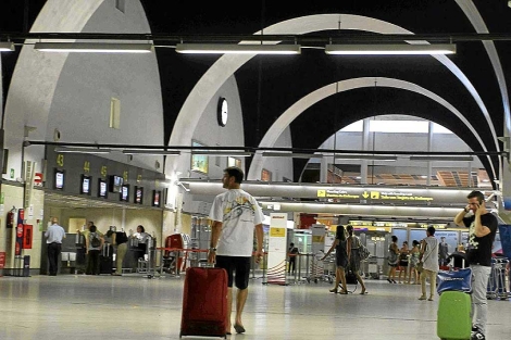 La terminal del aeropuerto de San Pablo de Sevilla, según proyecto de Rafael Moneo. | EM