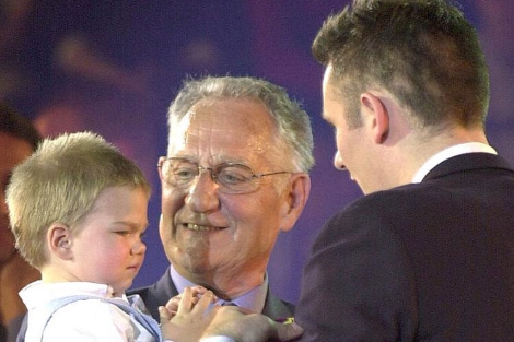 Juan Urdangarin con su hijo Iaki y su nieto Juan Valentn en 2001. | Efe