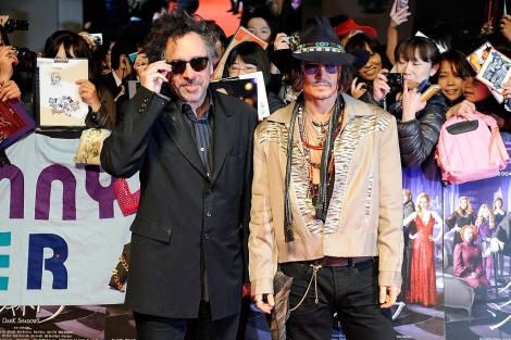 Tim Burton y Johny Deep, durante el estreno en Japn. | Efe