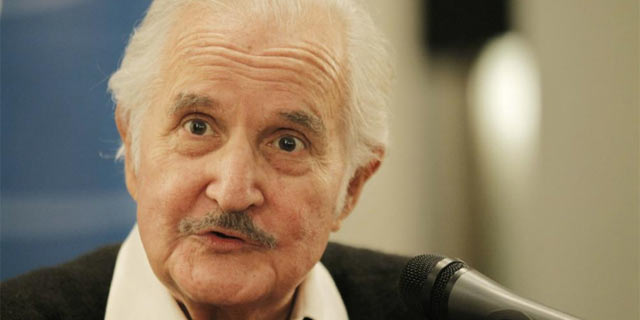 El escritor, Carlos Fuentes, en una rueda de prensa el pasado 1 de mayo. | Efe
