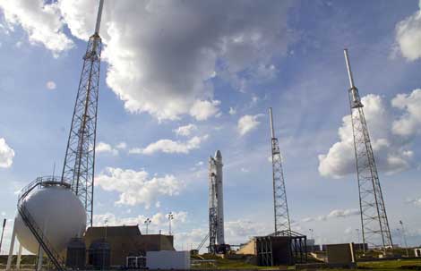 El cohete Falcon 9, en la rampa de lanzamiento de Cabo Cañaveral. | NASA