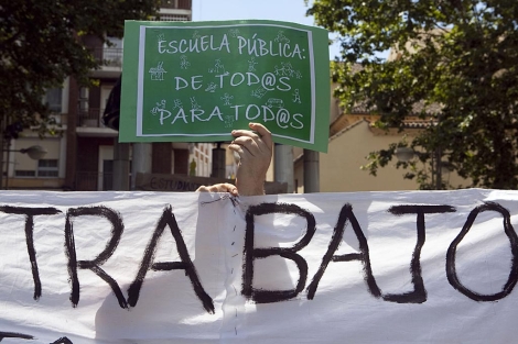 Carteles en la protesta de Crdoba contra los recortes en Educacin. | Madero Cubero