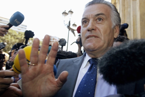 El ex tesorero del PP abandona la sede del TSJ de Valencia. | Reuters