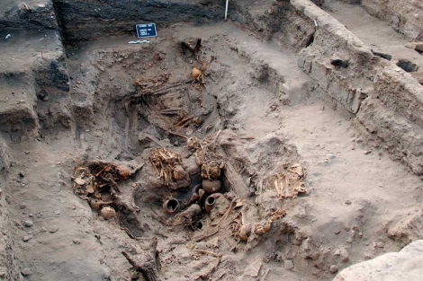 Uno de los compartimentos de la tumba comunal, durante la excavación. |ULB