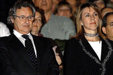 López del Hierro y su esposa, en un acto celebrado en 2009.