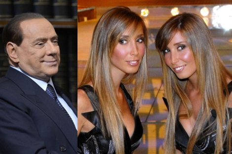 Silvio Berlusconi y las gemelas De Vivo, testigos del caso. | AFP