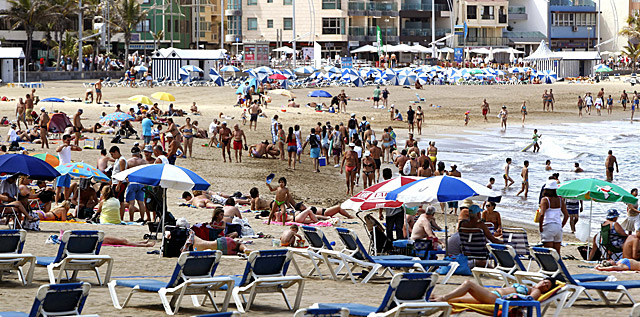 La playa de Las Canteras, en Las Palmas de Gran Canaria. | Efe