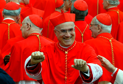 El cardenal Tarcisio Bertone en una imagen de 2003. | Reuters
