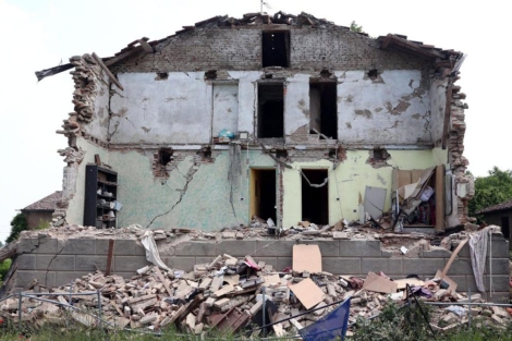 Restos de una vivienda de Cavezzo. | Reuters