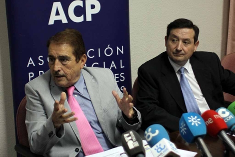 Jos Prado, y el presidente del grupo de contratistas de la ACP, Emilio Lpez. | C. Daz