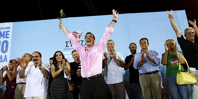 Alexis Tsipras, exultante tras celebrar un mitin. | Reuters