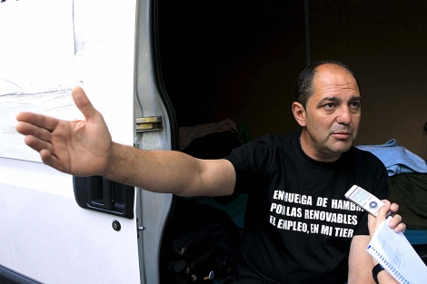 El alcalde, durante sus primeros das de huelga de hambre. | Gustavo Cuevas / Efe