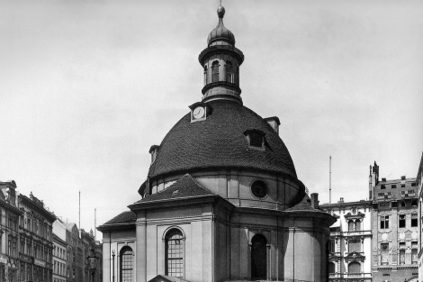 Foto de archivo de la iglesia Bohemia de Beln en Berln en 1910.