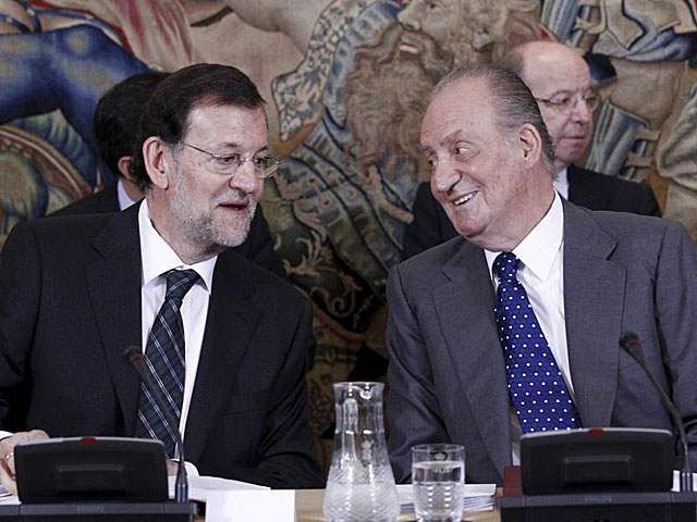 El Rey y Rajoy, en un acto de la Fundacin Carolina. | Efe