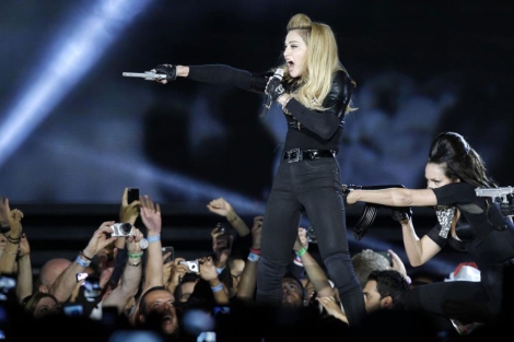 Madonna en su concierto en Pars. | Reuters