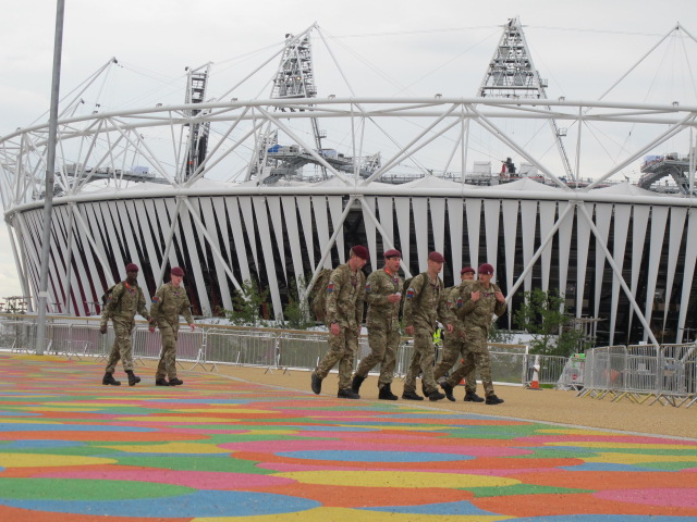 Militares en una de las sedes olímpicas.| C. F.