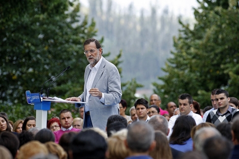 Rajoy en Soutomaior (Pontevedra), en el primer acto poltico tras sus vacaciones en 2011. | PP