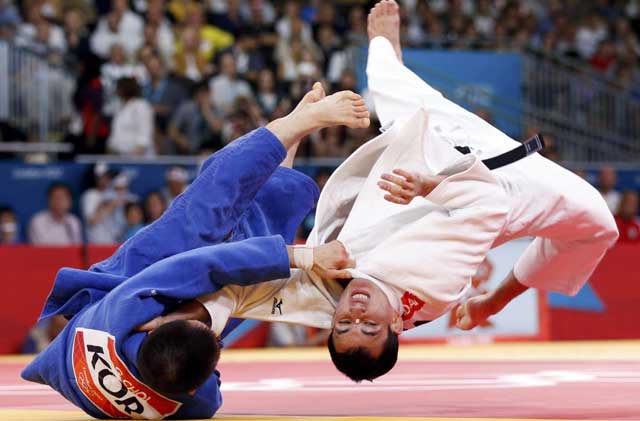 Felipe Kitadai (de blanco) consigui una medalla de bronce para Brasil.| Reuters