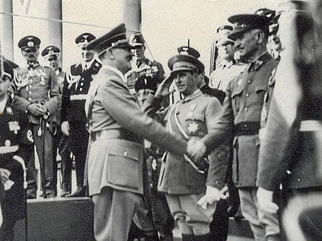 El general Queipo de Llano saluda a Adolf Hitler en un viaje oficial a Berln, al poco de acabar la Guerra Civil. | El Mundo