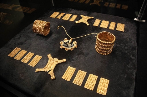 Las piezas originales del Carambolo, durante su exhibicin en el Arqueolgico. | F. R.