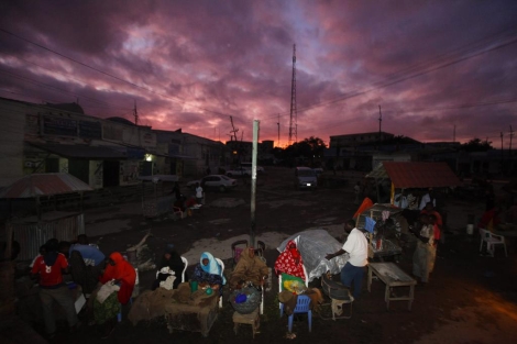 Mujeres vendiendo 'qat' en un suburbio de la ciudad. | Efe