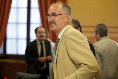 El ex viceconsejero Justo Maas antes de declarar en el Parlamento. | E. Lobato