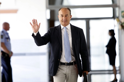 El ex consejero de Innovacin, Martn Soler, a su llegada al Parlamento. | E. Lobato
