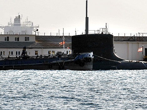 El submarino, atracado en Gibraltar. | Francisco Ledesma