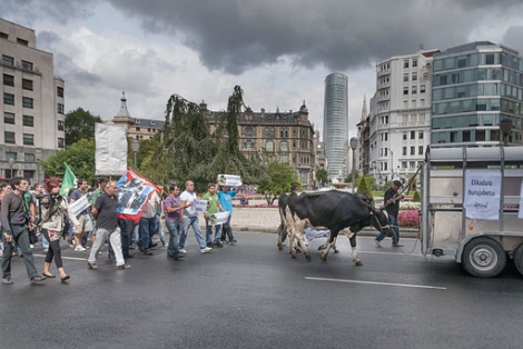 Marcha de los agricultores por el centro de Bilbao. | Patxi Corral