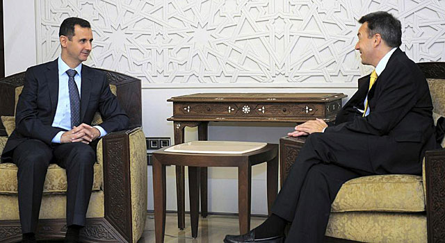 El presidente sirio Bashar Asad (i) durante la reunin con Peter Maurer . | Efe