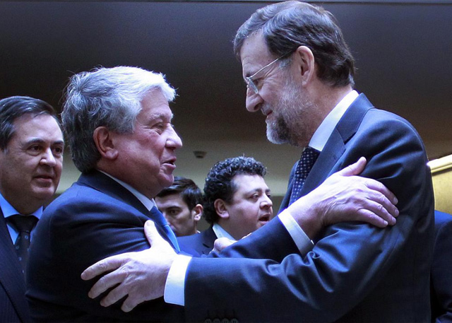 Mariano Rajoy y Arturo Fernndez, vicepresidente de CEOE, en un encuentro en marzo. | Javier Barbancho