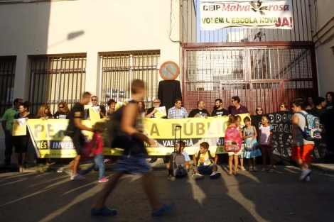 Protestas en un coelgio en el inicio del curso escolar. | Jos Cullar