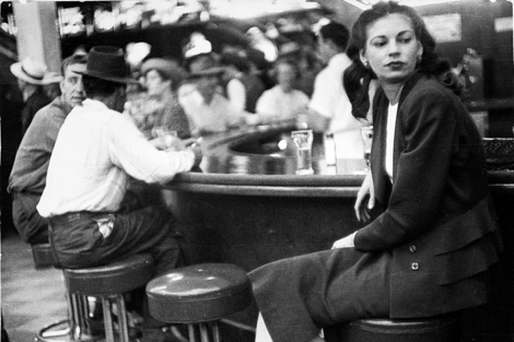 'Las Vegas on the bar', de Lisette Model (1949). | Fundacin Mapfre