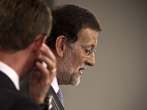 Rajoy, en rueda de prensa, junto al primer ministro finlands, Jyrki Katainen. | Alberto Di Lolli