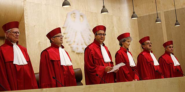 Los jueces del Constitucional tras anunciar el veredicto. | Efe
