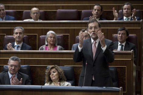 El presidente del Gobierno, Mariano Rajoy, en su escao del Congreso. | A. Di Lolli.
