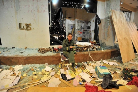 Los grandes almacenes Heiwado saqueados por los manifestantes en Changsha, China. | Efe