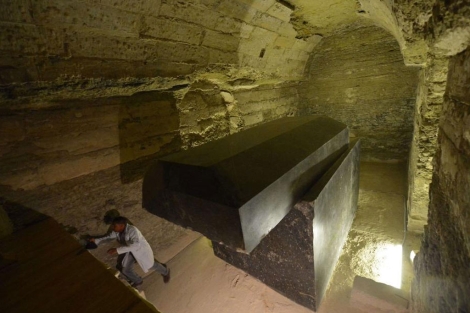 Uno de los sarcófagos conservados en el Serapeum de Saqqara. | Afp MÁS IMÁGENES