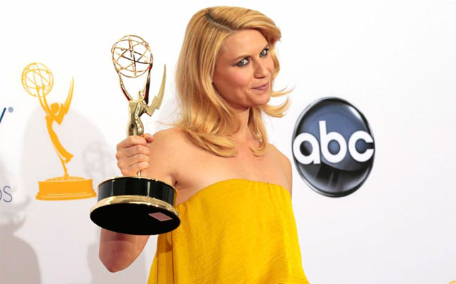 Claire Dane posa con su Emmy por 'Homeland', una de las series ms premiadas de la noche. | Reuters |   TODOS LOS GANADORES