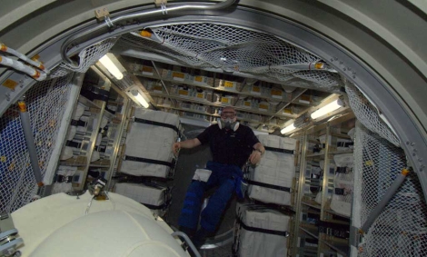La primera foto tomada dentro del ATV-3 en marzo de 2012. | ESA