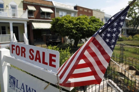 Cartel que anuncia la venta de una casa en Washington (EEUU). | Reuters