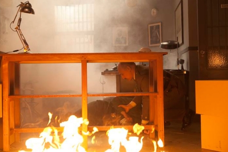 Armenteros consigue sacar a Alberto del laboratorio en llamas, en uno de los recientes captulos emitidos por La 1.