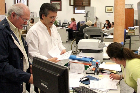 Jorge Vega y Antonio Calle presentan su renuncia. | Foto publicada por La Voz de Marchena