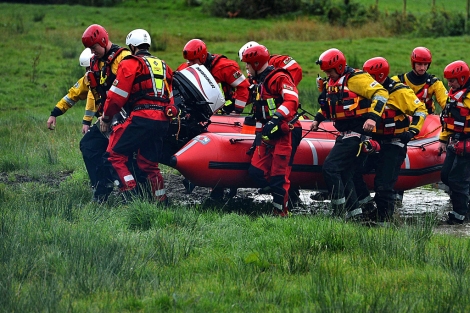 Los equipos de rescate prosigen hoy la bsqueda de April Jones en el ro Dyfi. | Afp