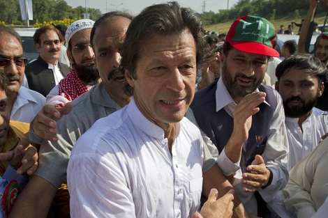 Imran Khan, en Islamabad, antes de salir en la marcha.| Reuters