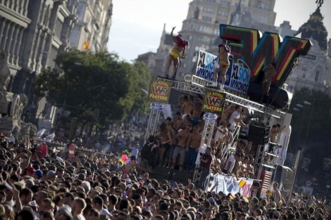 Desfile del orgullo gay por las calles de Madrid.