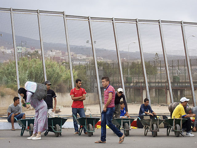 Inmigrantes cerca de la frontera. | Carlos García Pozo