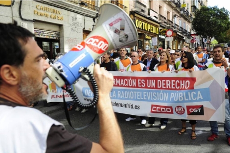 Manifestacin de los trabajadores de Telemadrid, en defensa de su empleo. | Bernardo Daz