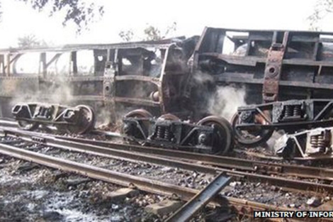 Imagen del tren descarrilado al Norte de Birmania. | Ministerio de Informacin de Birmania
