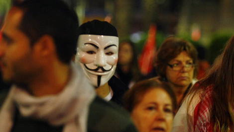 Manifestante con la mscara representativa de Anonimous. | Manuel Lorenzo